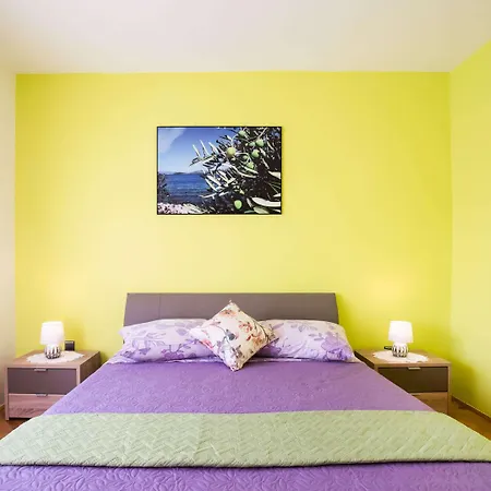 Apartment Delightful In With Garden *