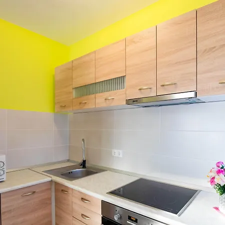 Apartment Delightful In With Garden