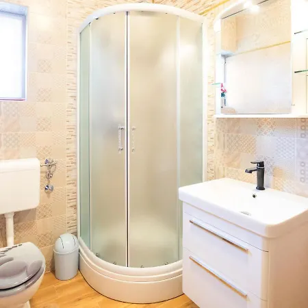 Apartment Delightful In With Garden Vir